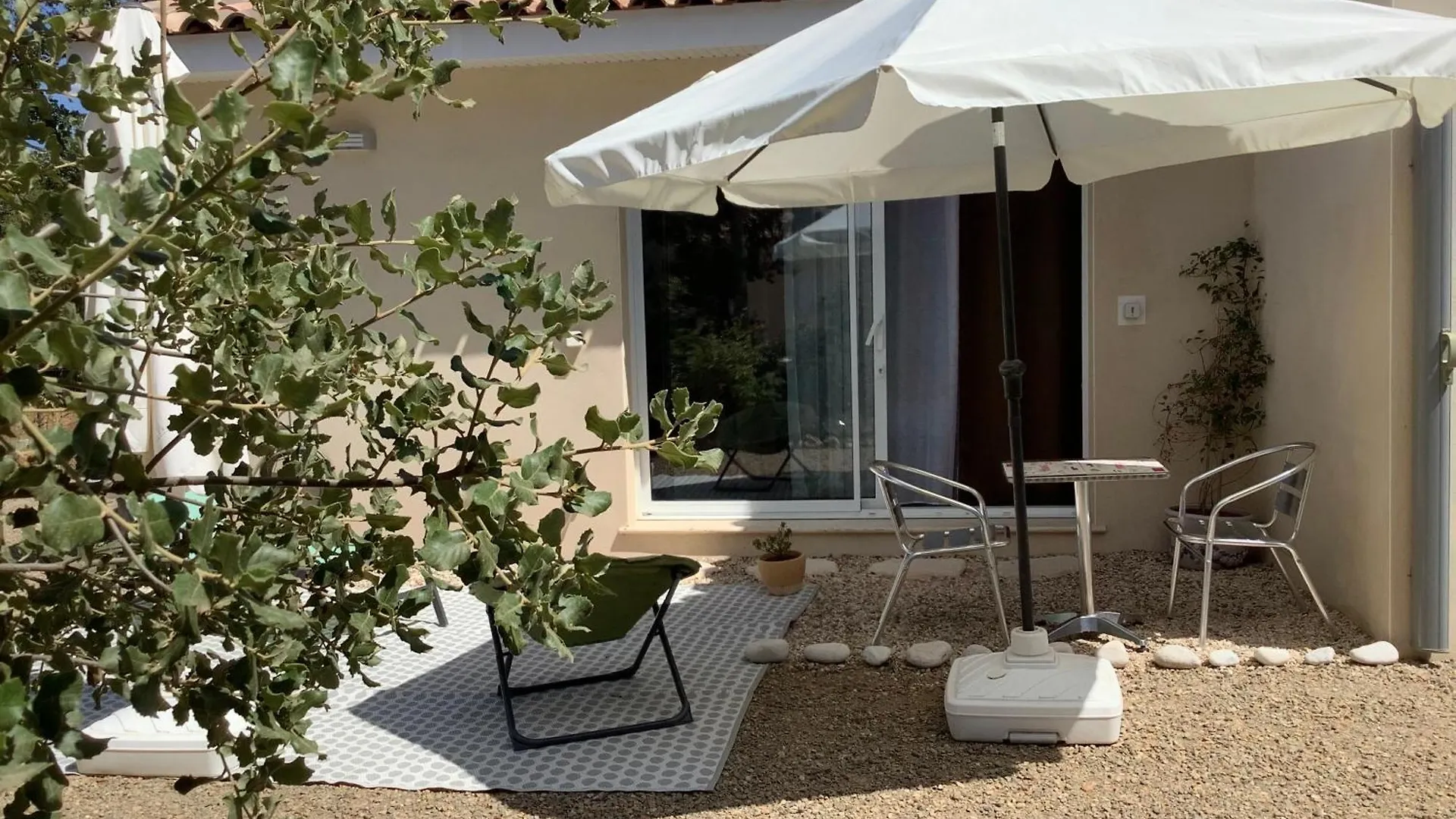 Au Petit Bueix Bed & Breakfast Sillans-la Cascade