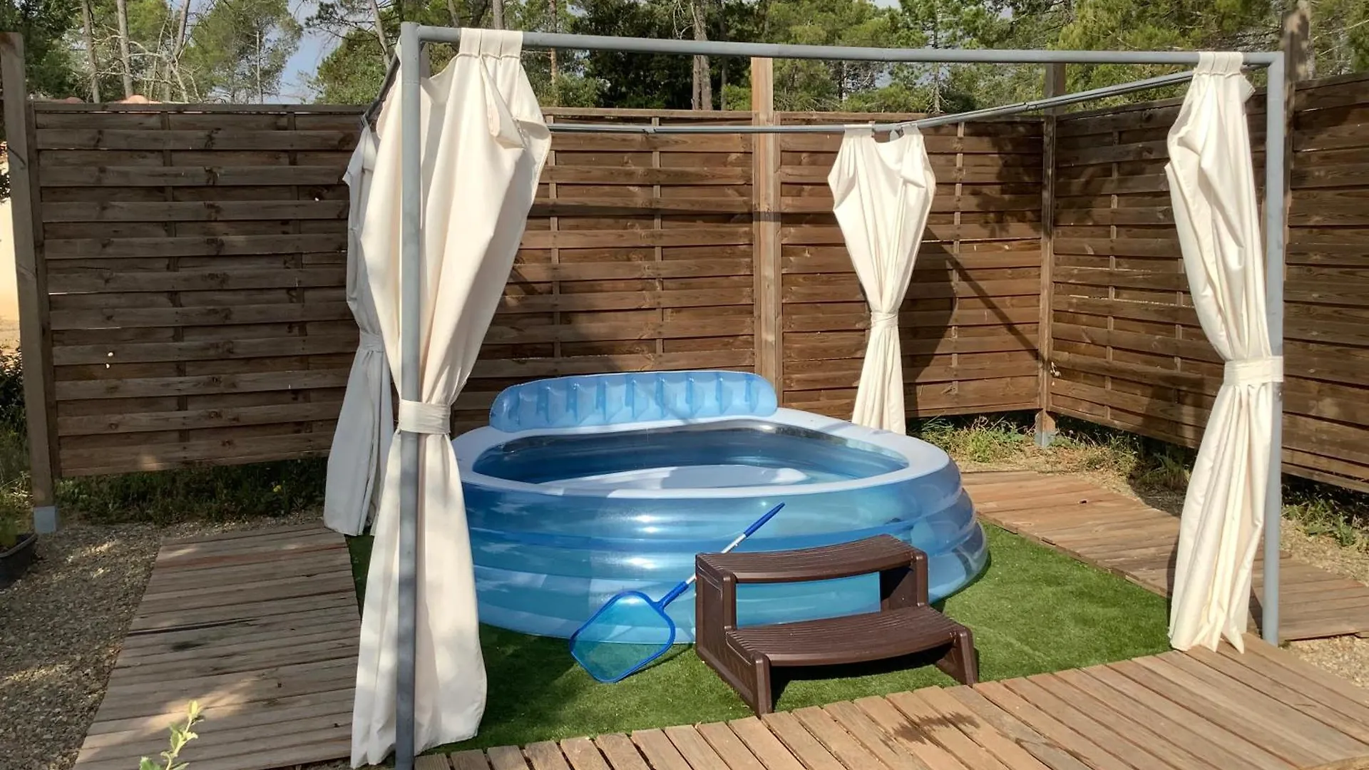 Bed and Breakfast Au Petit Bueix Sillans-la-Cascade Frankreich