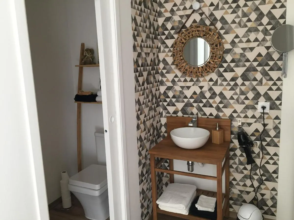 Bed & Breakfast Au Petit Bueix Bed and Breakfast Sillans-la Cascade Frankrig