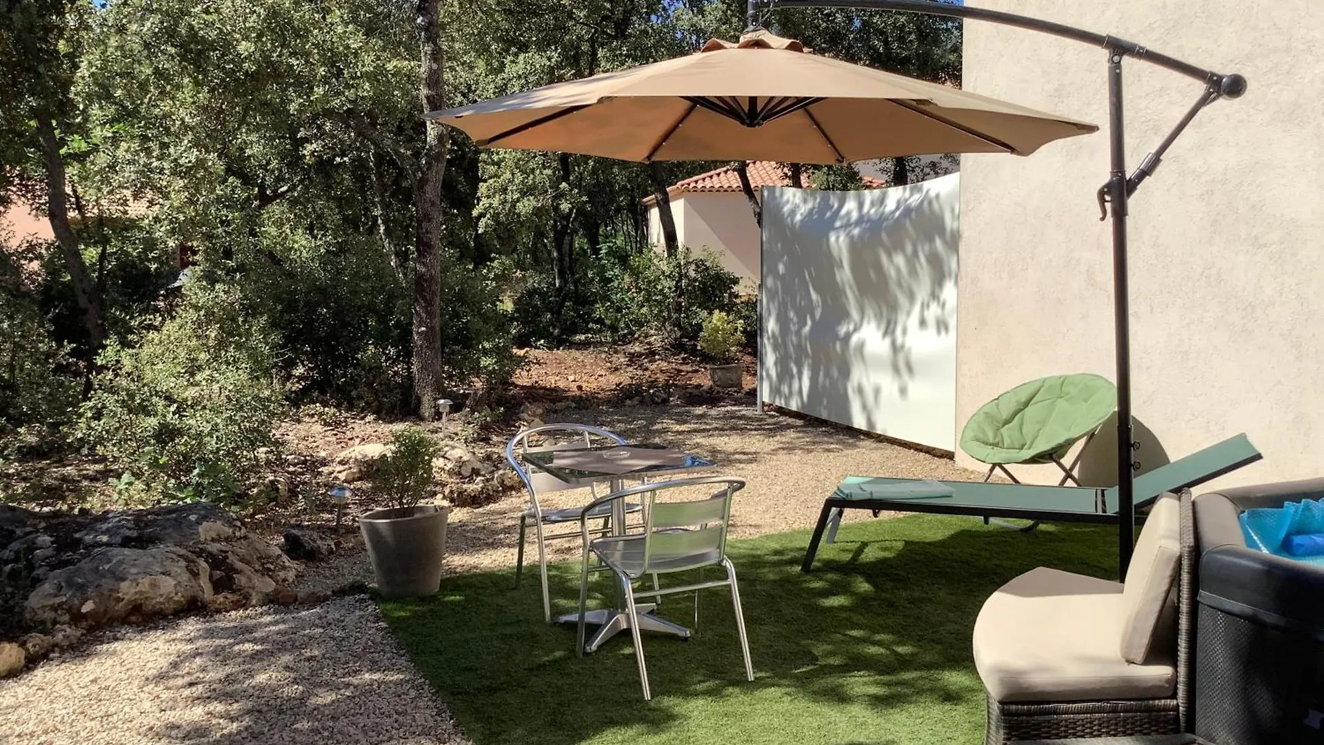 Au Petit Bueix Bed & Breakfast Sillans-la Cascade